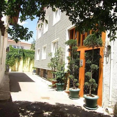 Privat bolig Kaleici Muhtesem Konum Deniz Yakini 1+0 Oezel Ev